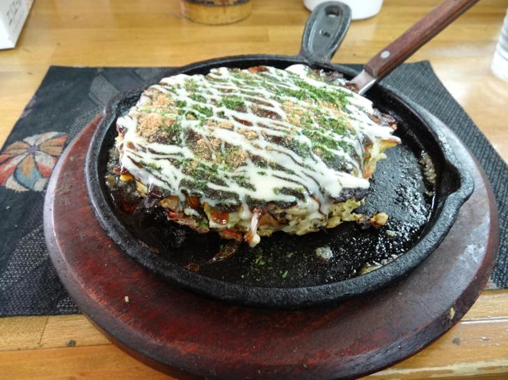 香りにつられ お好み焼き 満月 に パンケーキみたいな厚みに大満足 臼杵のえんどうさんち 臼杵市の観光 ニュース